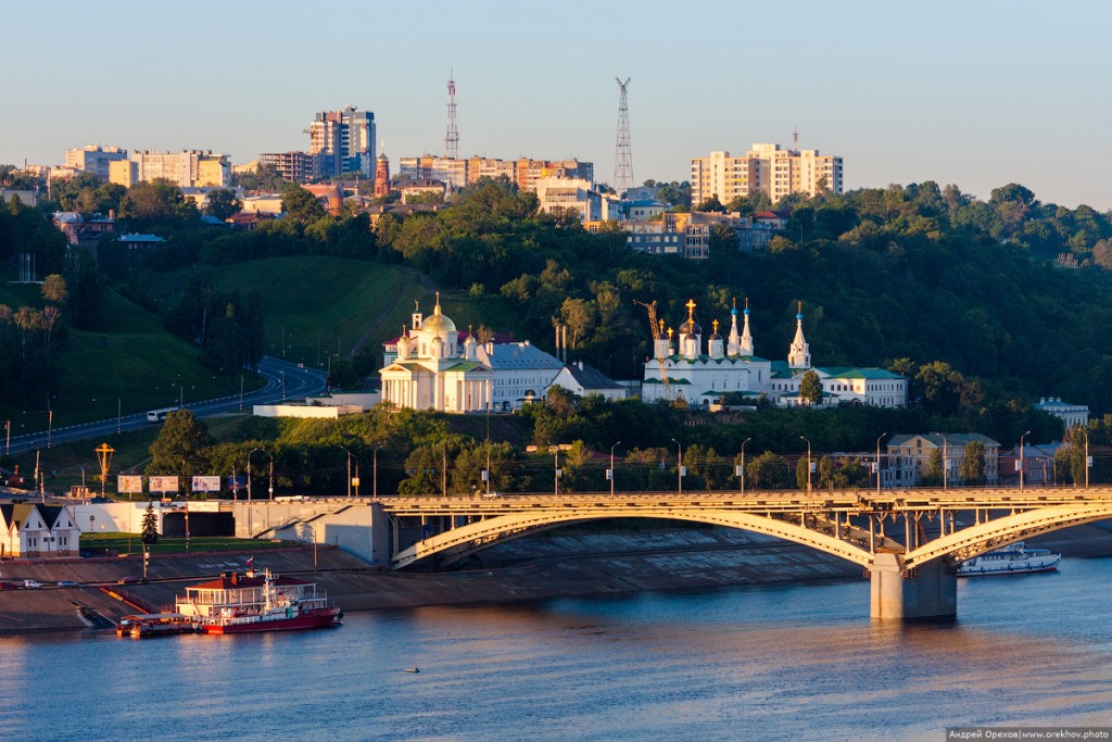 Благовещенский монастырь и камаринский мост в Нижнем Новгороде